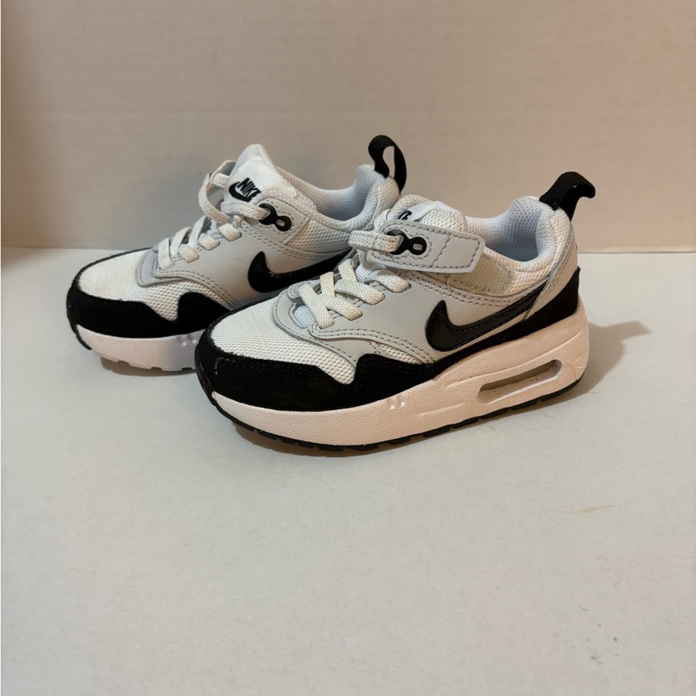 Nike Kids' Black and White Sneakers